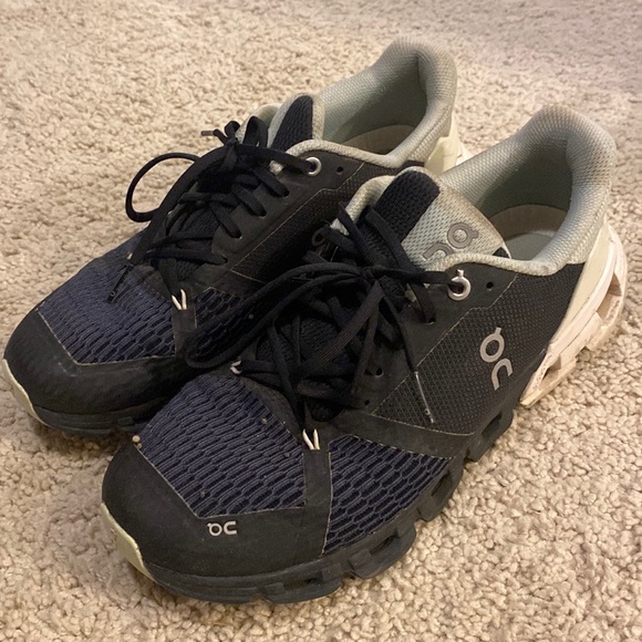 On Running Shoes - Cloudflyer sneakers